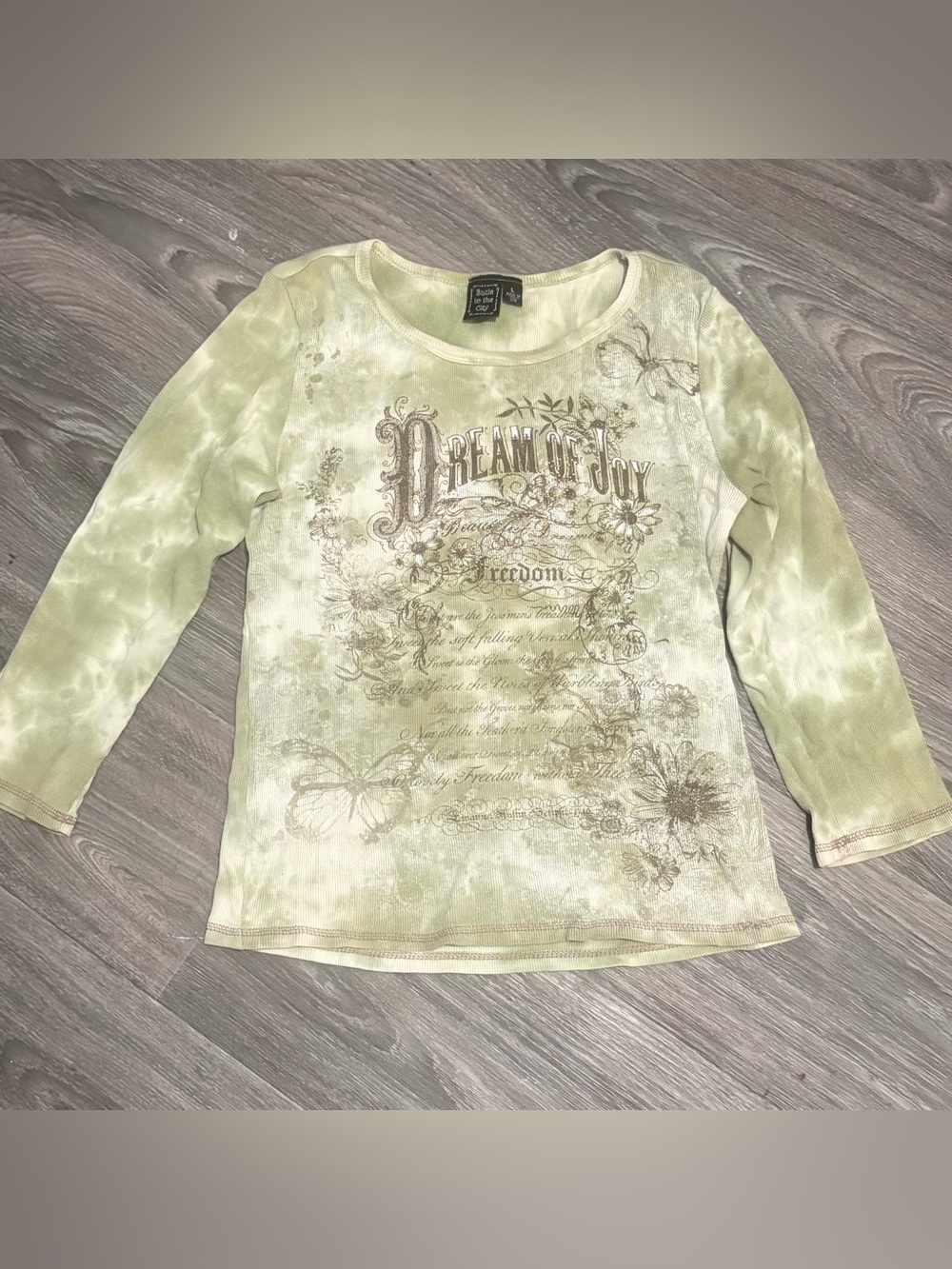 Y2K Suzie in the city tie dye 3/4 sleeve graphic top